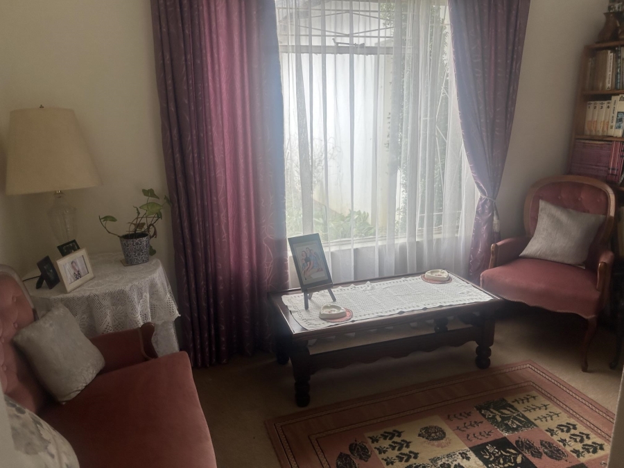 5 Bedroom Property for Sale in Viljoenskroon Free State
